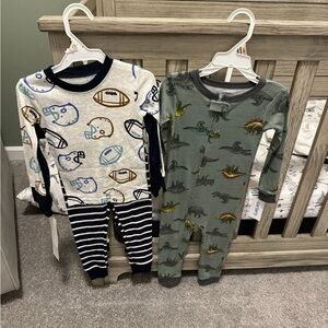 Toddler set of 3 pajamas nwt 2t carters football dinosaur